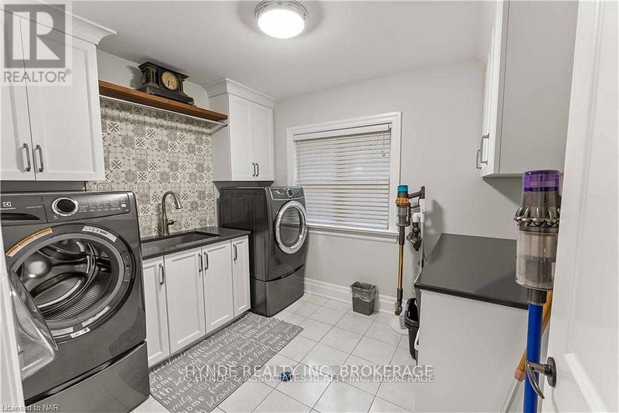 Photo 27 of 16 Red Haven Drive, Niagaraonthelake ON