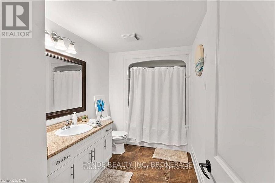 Photo 28 of 16 Red Haven Drive, Niagaraonthelake ON