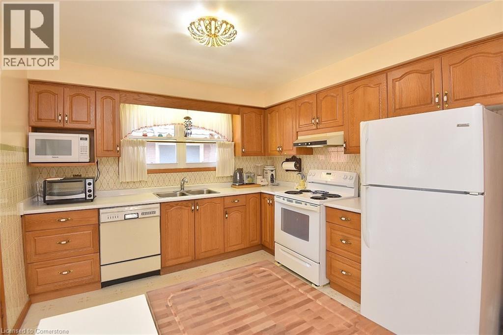 Photo 21 of 122 Mount Albion Road, Hamilton ON