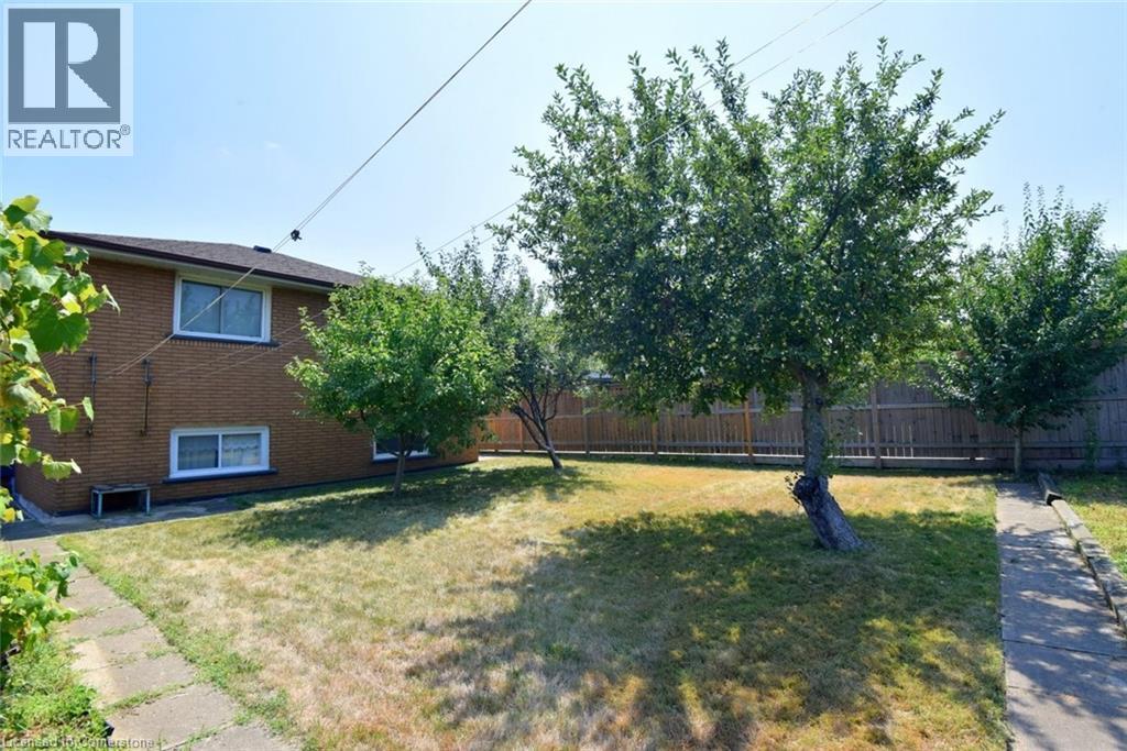 Photo 32 of 122 Mount Albion Road, Hamilton ON