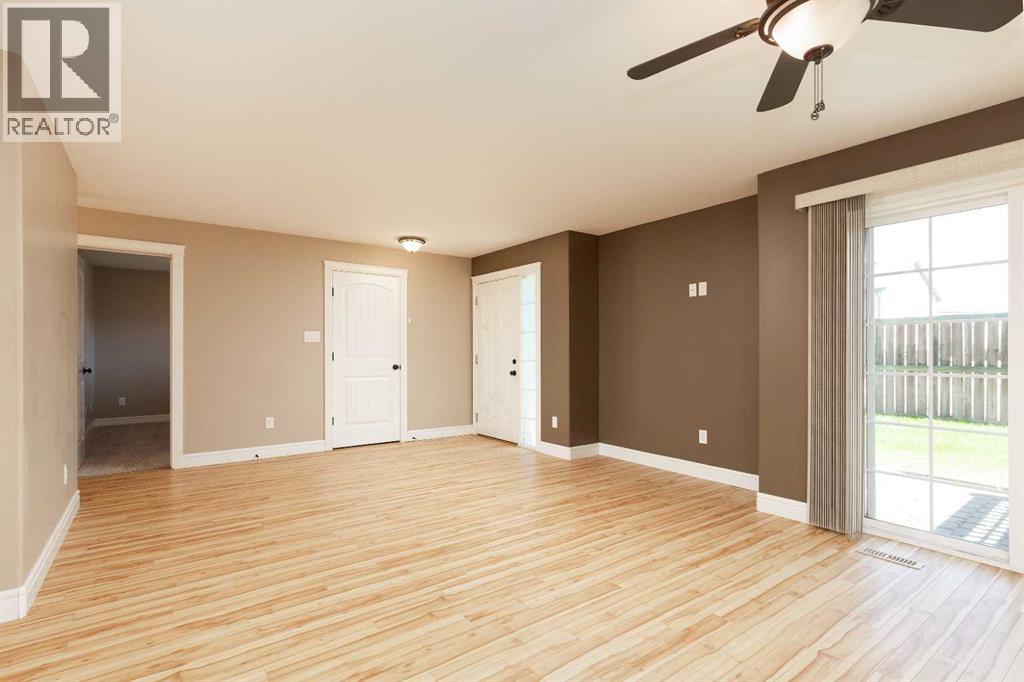 Single Family House for Sale in   Mt Sundance Manor W Sunridge Lethbridge 