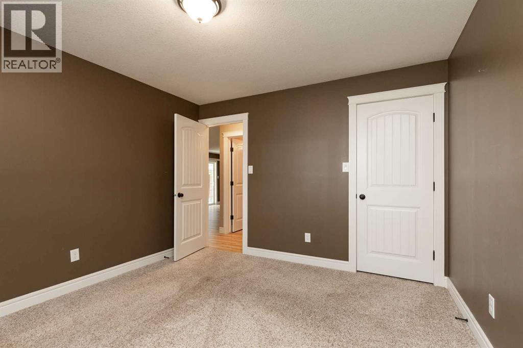 Single Family House for Sale in   Mt Sundance Manor W Sunridge Lethbridge 