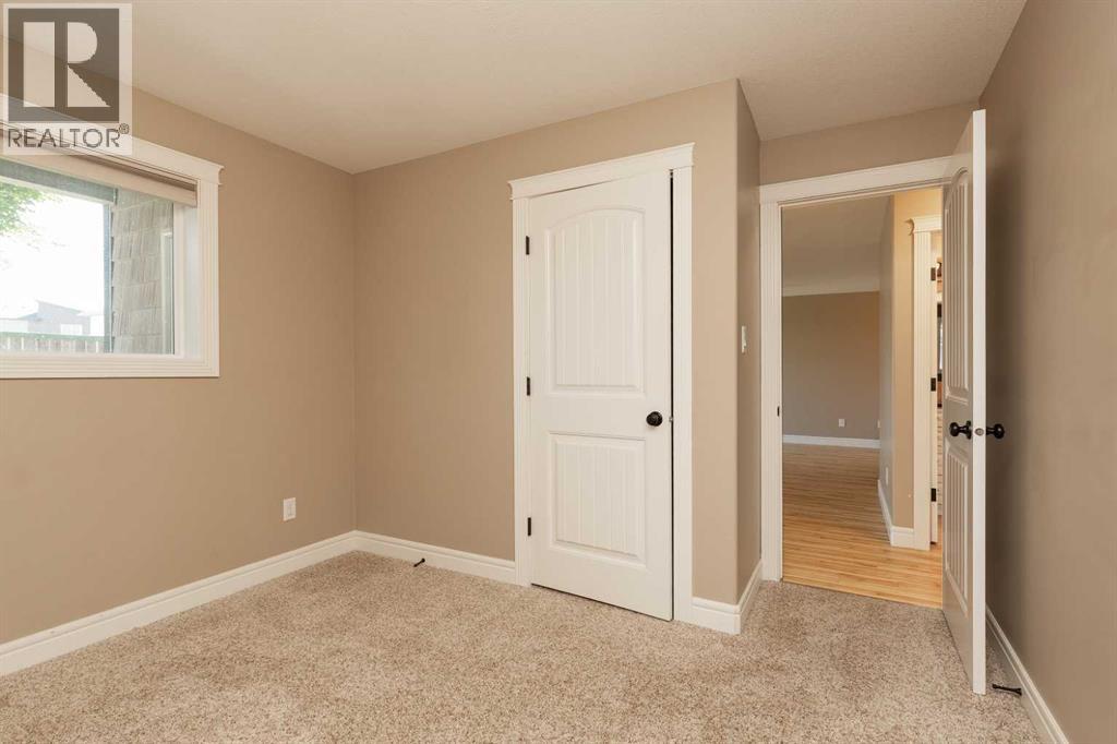 Single Family House for Sale in   Mt Sundance Manor W Sunridge Lethbridge 
