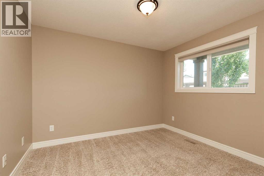 Single Family House for Sale in   Mt Sundance Manor W Sunridge Lethbridge 