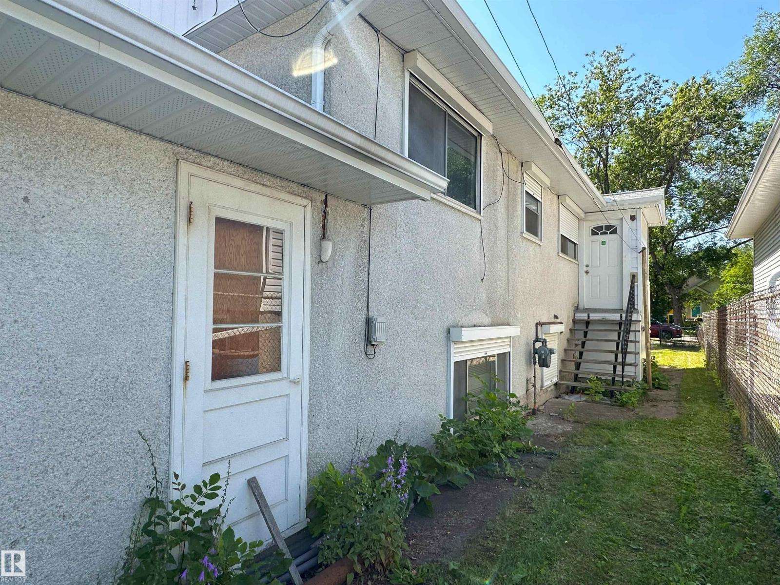 Photo 7 of 9108 112 Av Nw, Edmonton AB