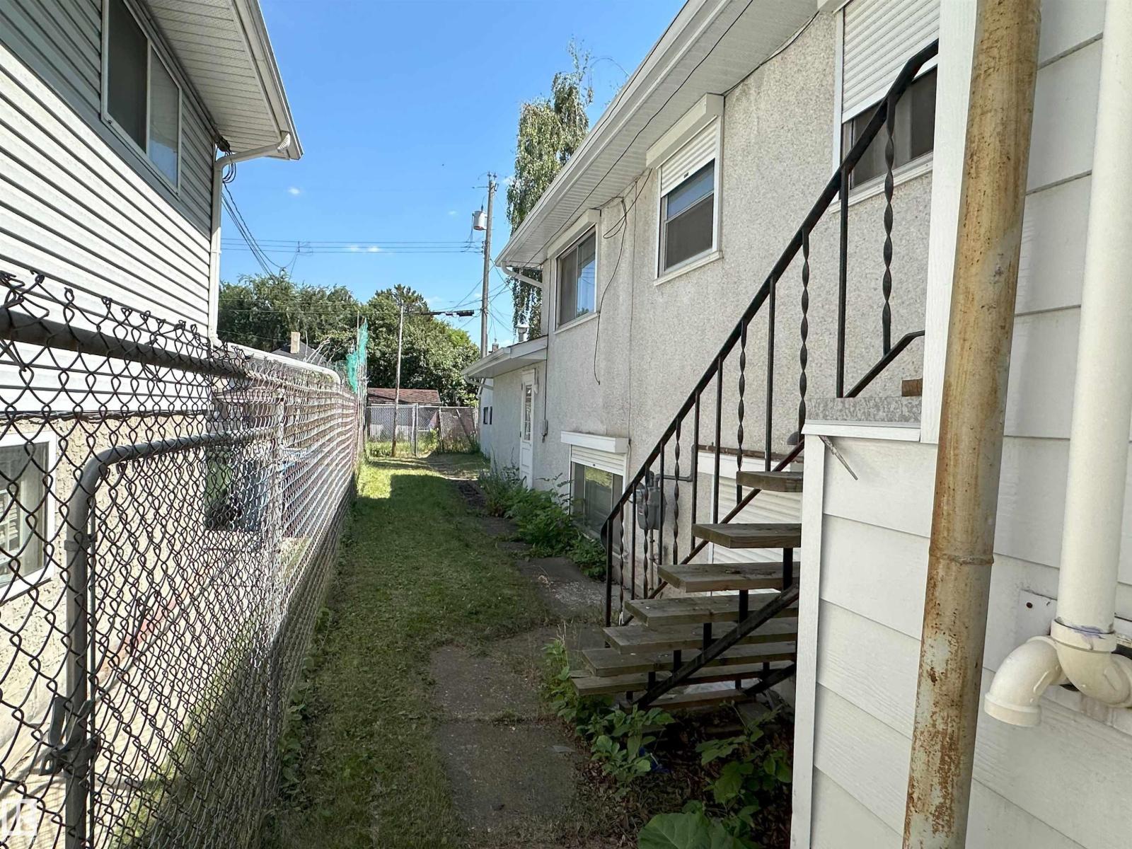 Photo 6 of 9108 112 Av Nw, Edmonton AB
