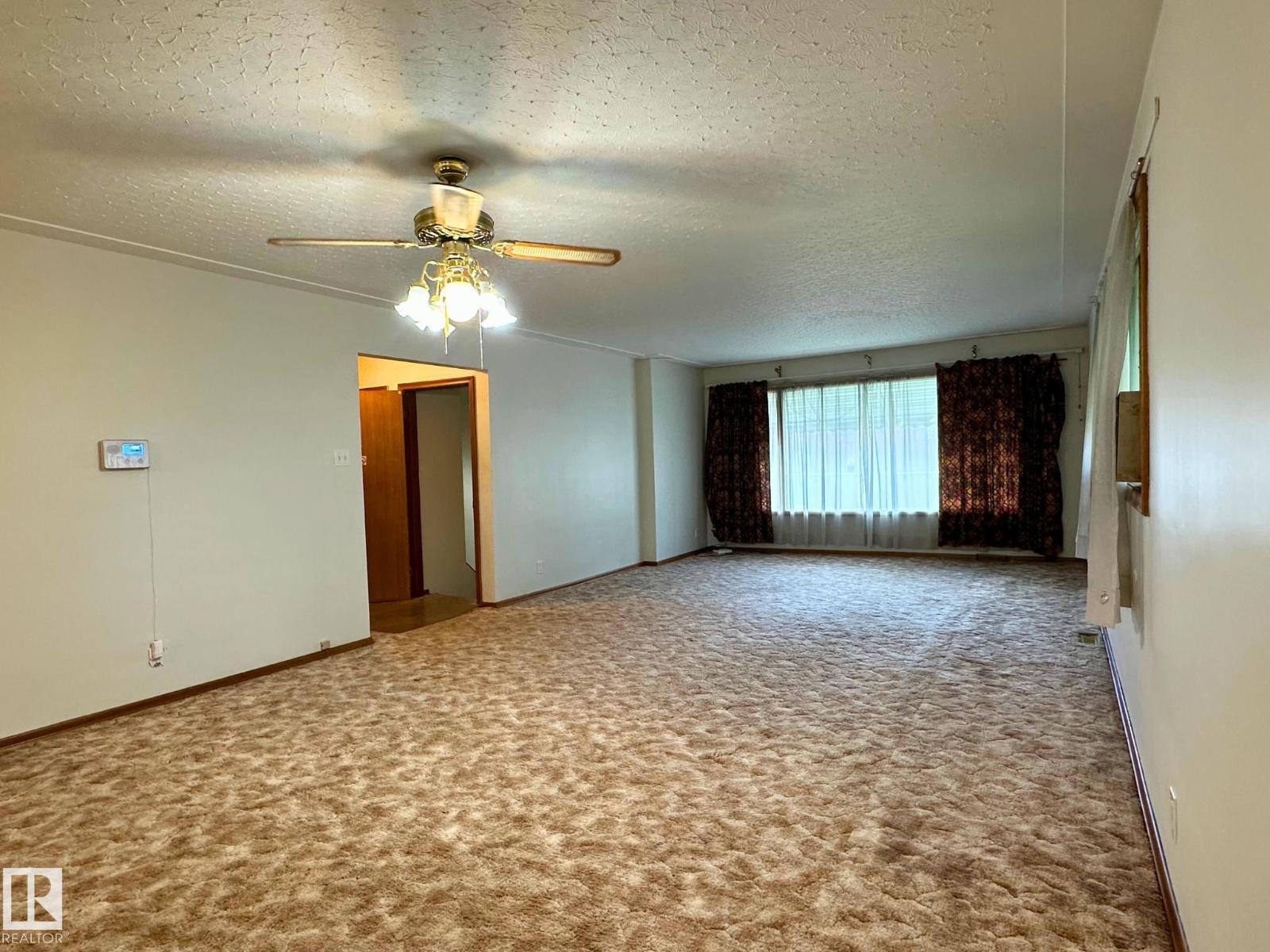 Photo 18 of 9108 112 Av Nw, Edmonton AB
