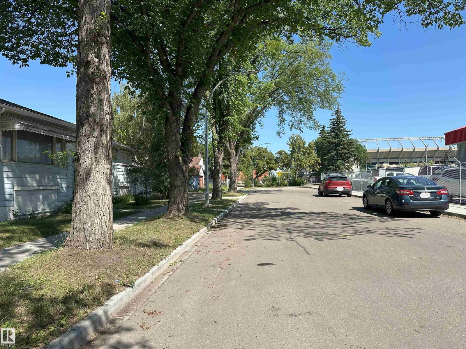 Photo 59 of 9108 112 Av Nw, Edmonton AB