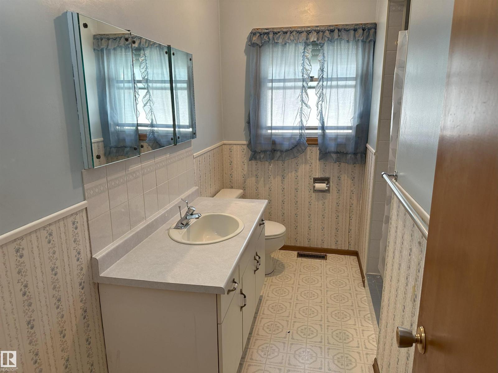 Photo 27 of 9108 112 Av Nw, Edmonton AB