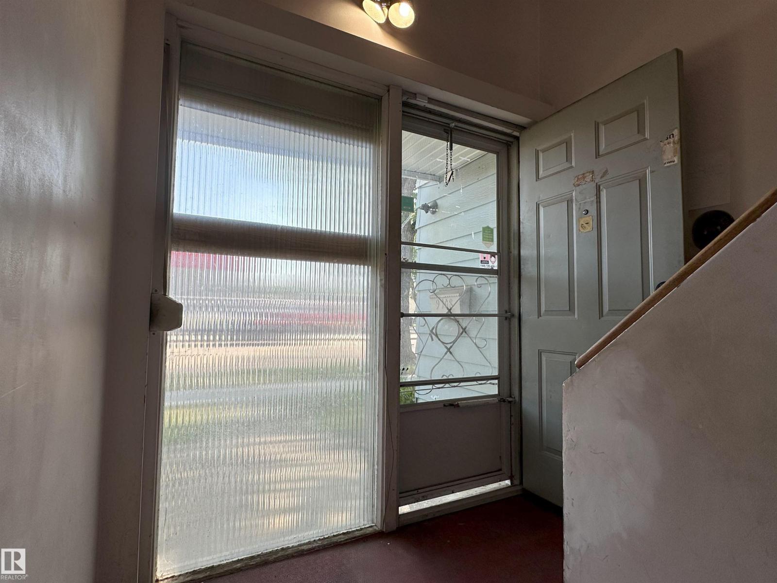 Photo 15 of 9108 112 Av Nw, Edmonton AB