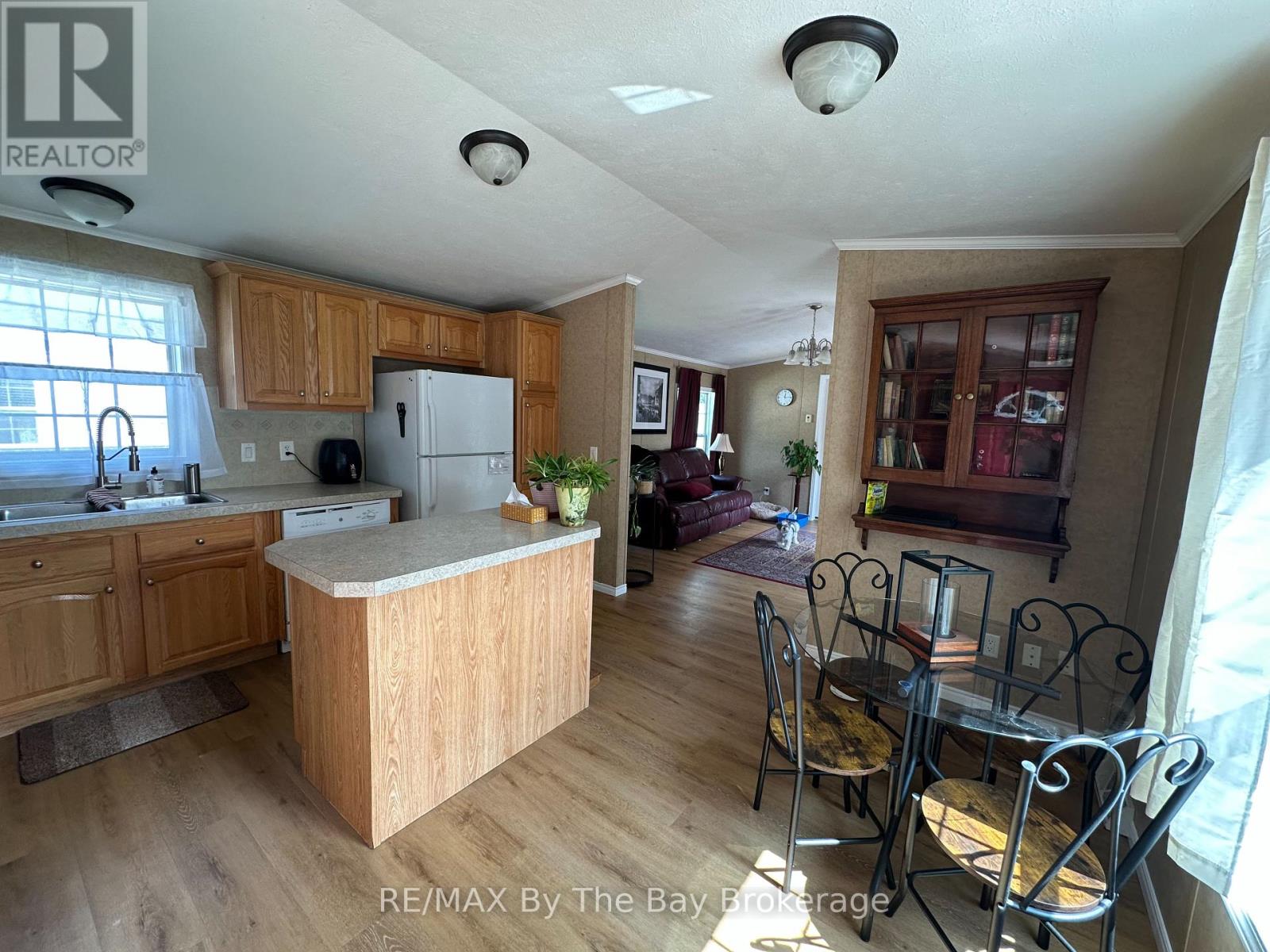Photo 4 of 40 Georgian Glen Drive, Wasaga Beach ON