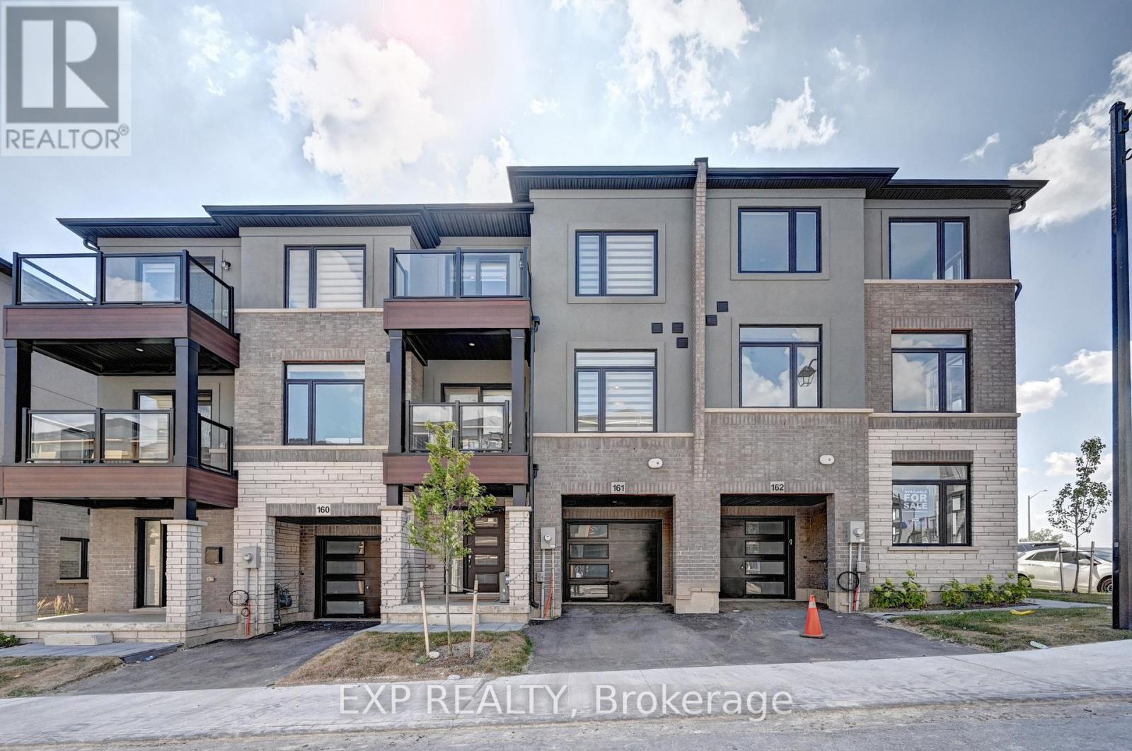 Photo 2 of 161 155 Equestrian Way, Cambridge ON