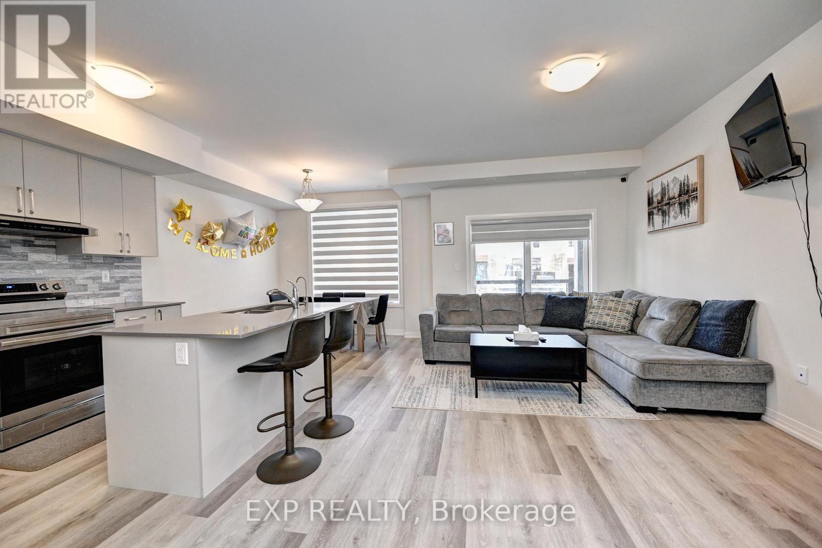 Photo 7 of 161 155 Equestrian Way, Cambridge ON