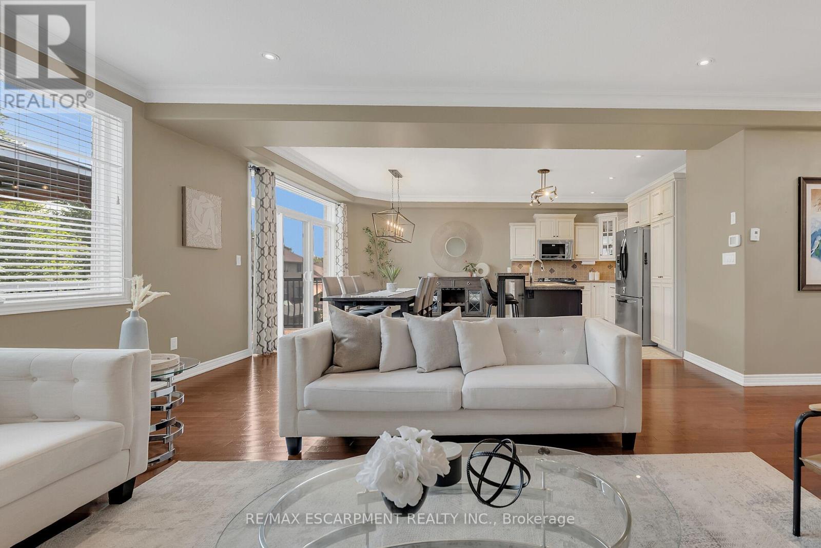 Photo 15 of 47 Southwood Crescent, Haldimand ON