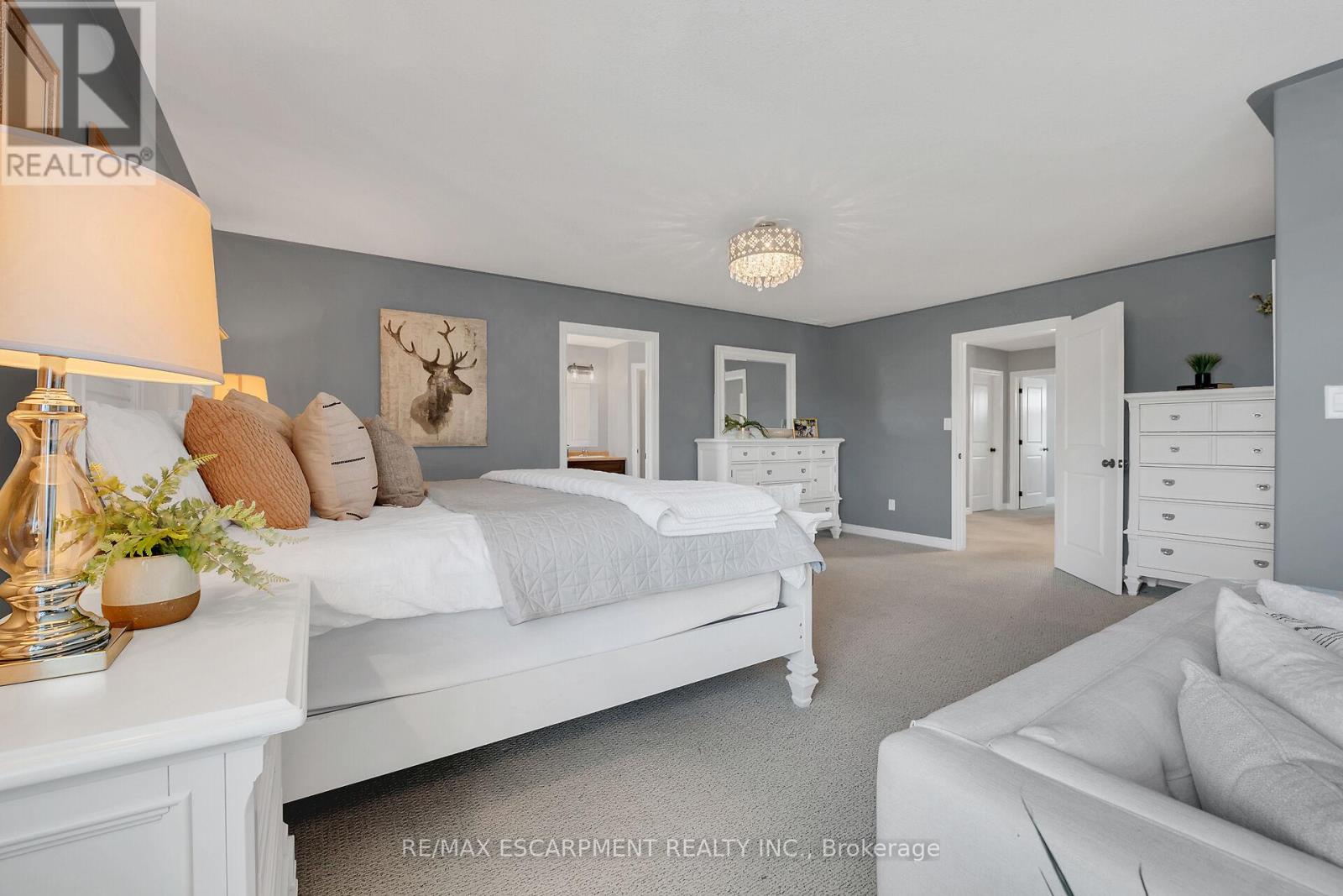 Photo 16 of 47 Southwood Crescent, Haldimand ON