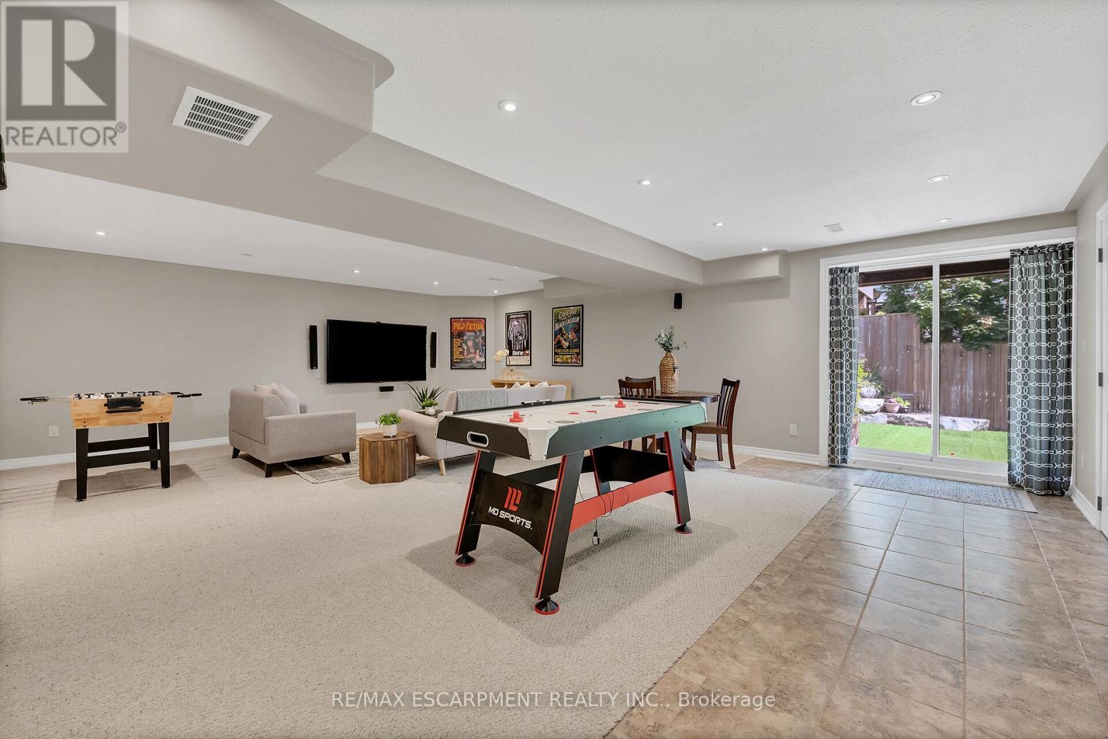 Photo 8 of 47 Southwood Crescent, Haldimand ON