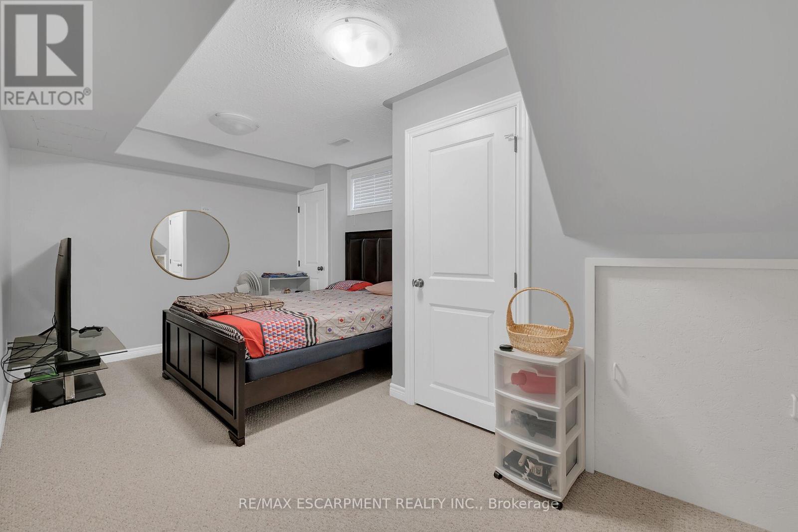 Photo 7 of 47 Southwood Crescent, Haldimand ON