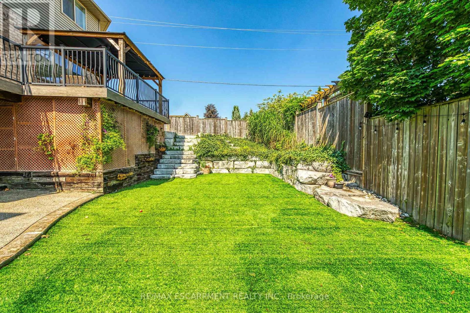 Photo 24 of 47 Southwood Crescent, Haldimand ON