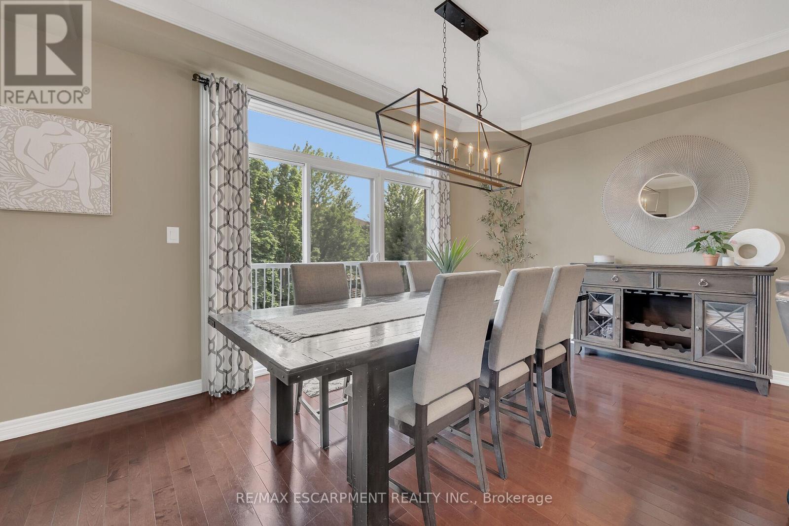Photo 2 of 47 Southwood Crescent, Haldimand ON