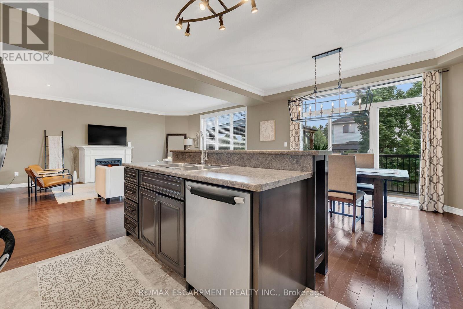Photo 45 of 47 Southwood Crescent, Haldimand ON