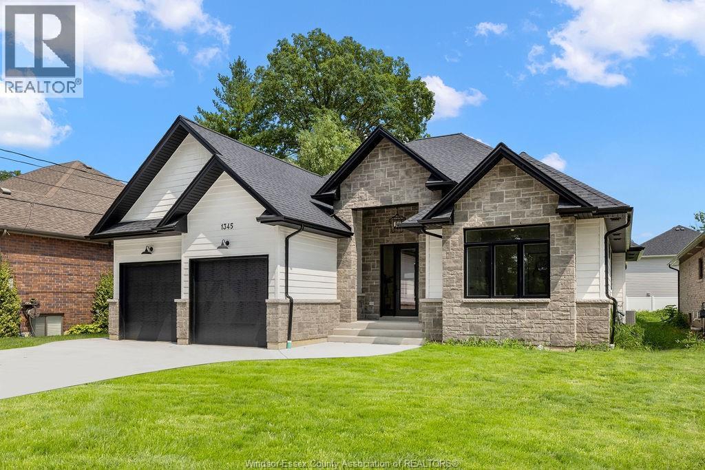 Photo 1 of 3874 Lasalle Woods Boulevard, Lasalle ON