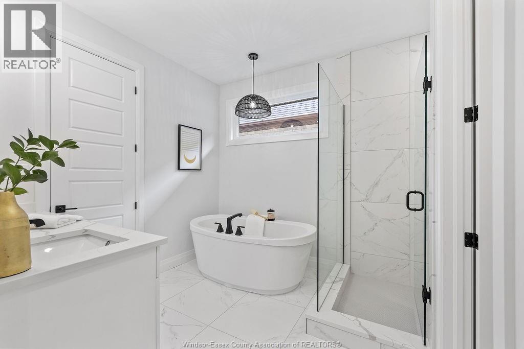 Photo 23 of 3874 Lasalle Woods Boulevard, Lasalle ON