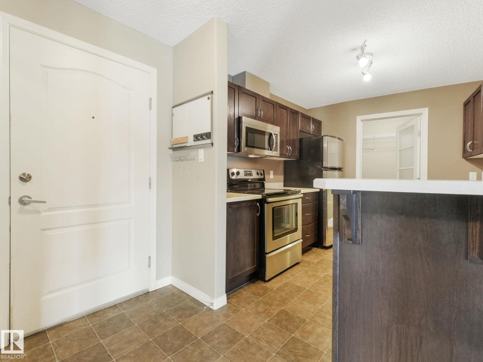 Photo 2 of 7330 7327 South Terwillegar Dr Nw, Edmonton AB