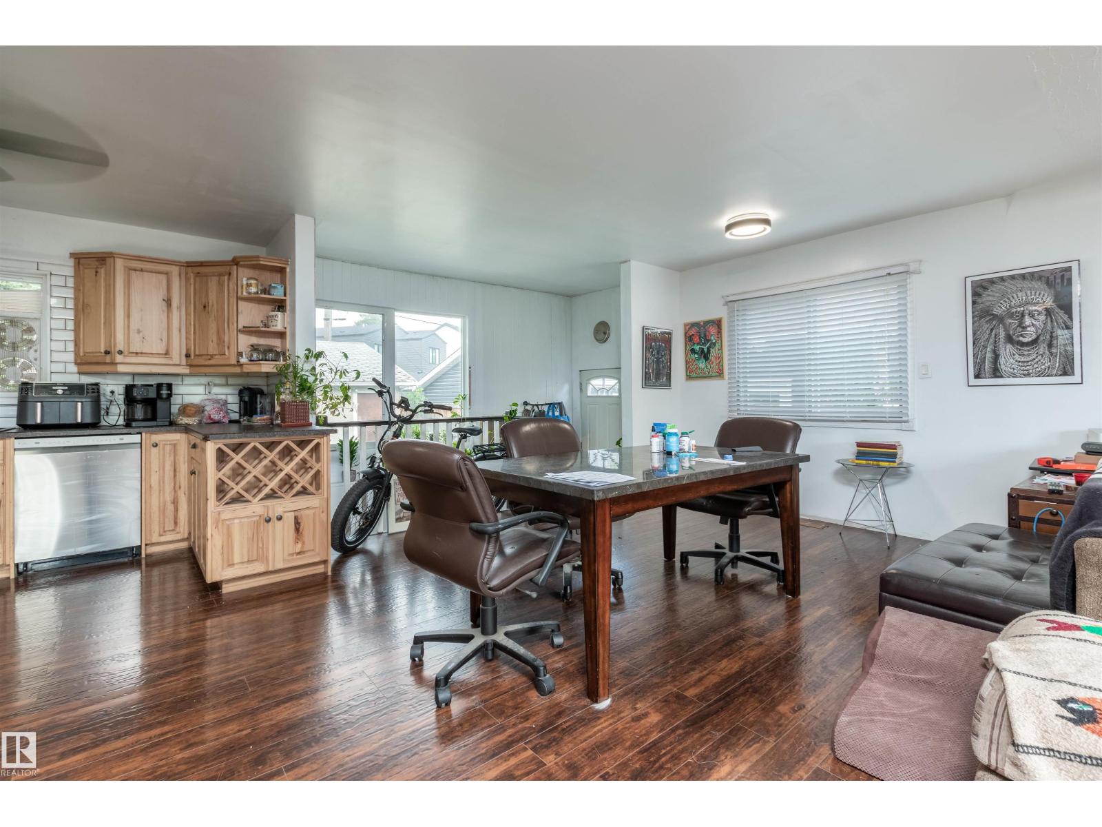 Photo 12 of 10624 40 St Nw, Edmonton AB