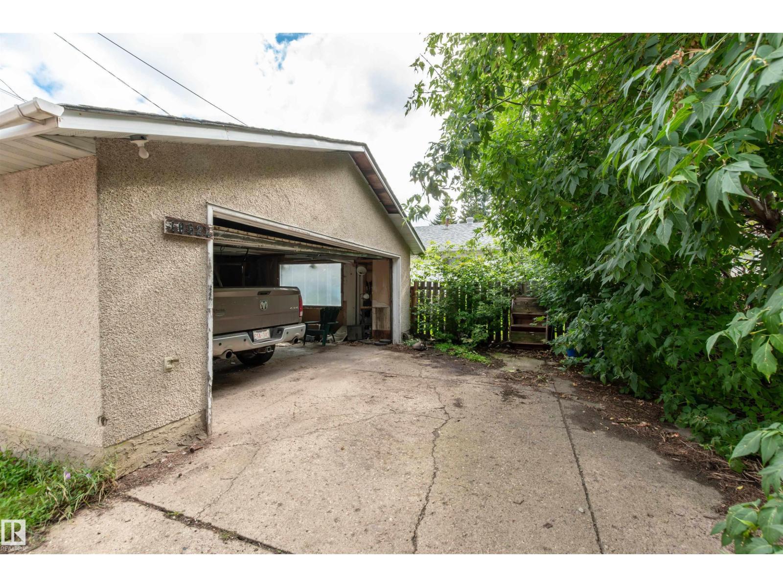 Photo 28 of 10624 40 St Nw, Edmonton AB