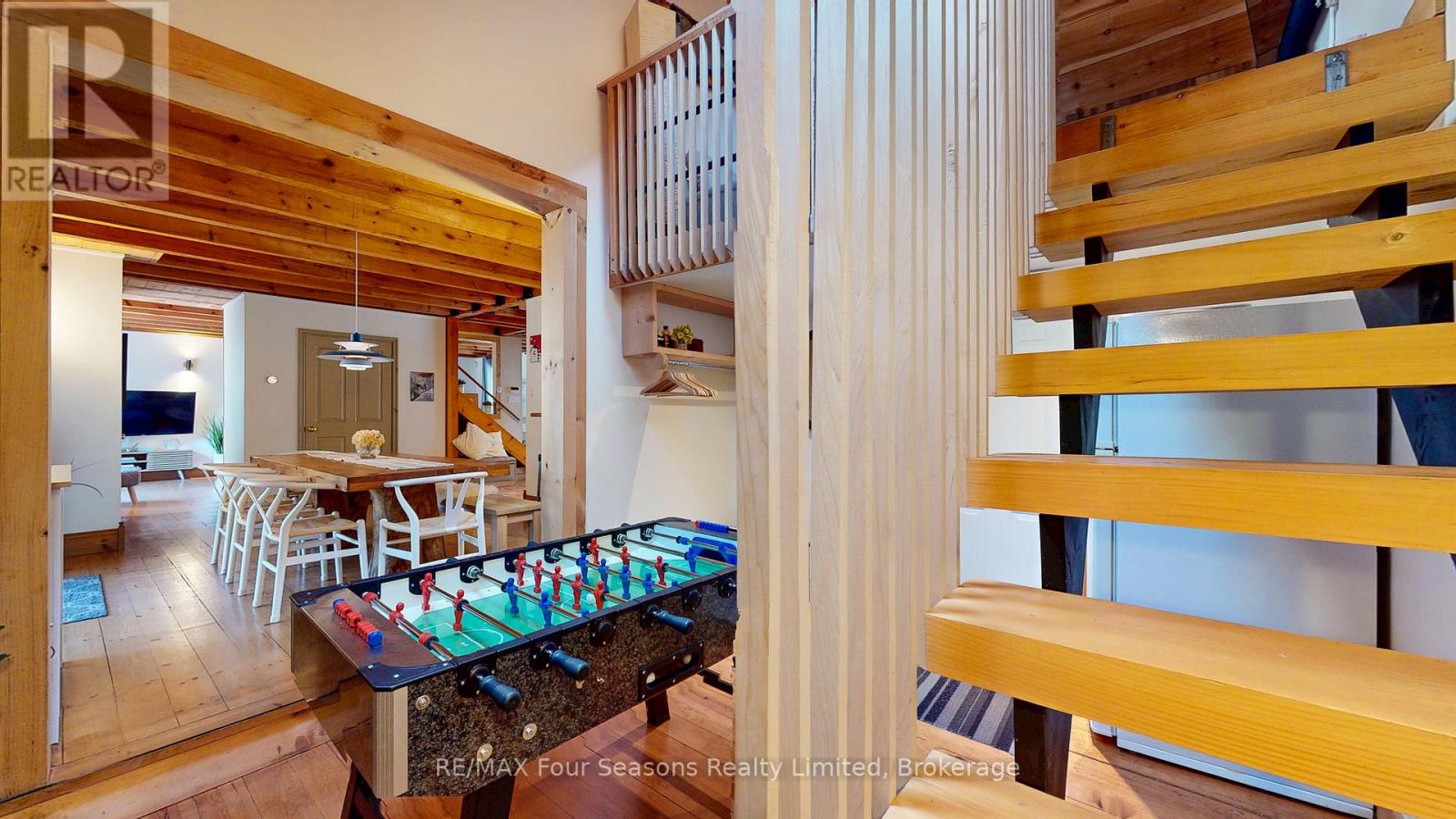 Photo 14 of 173 Brooker Boulevard, Blue Mountains ON