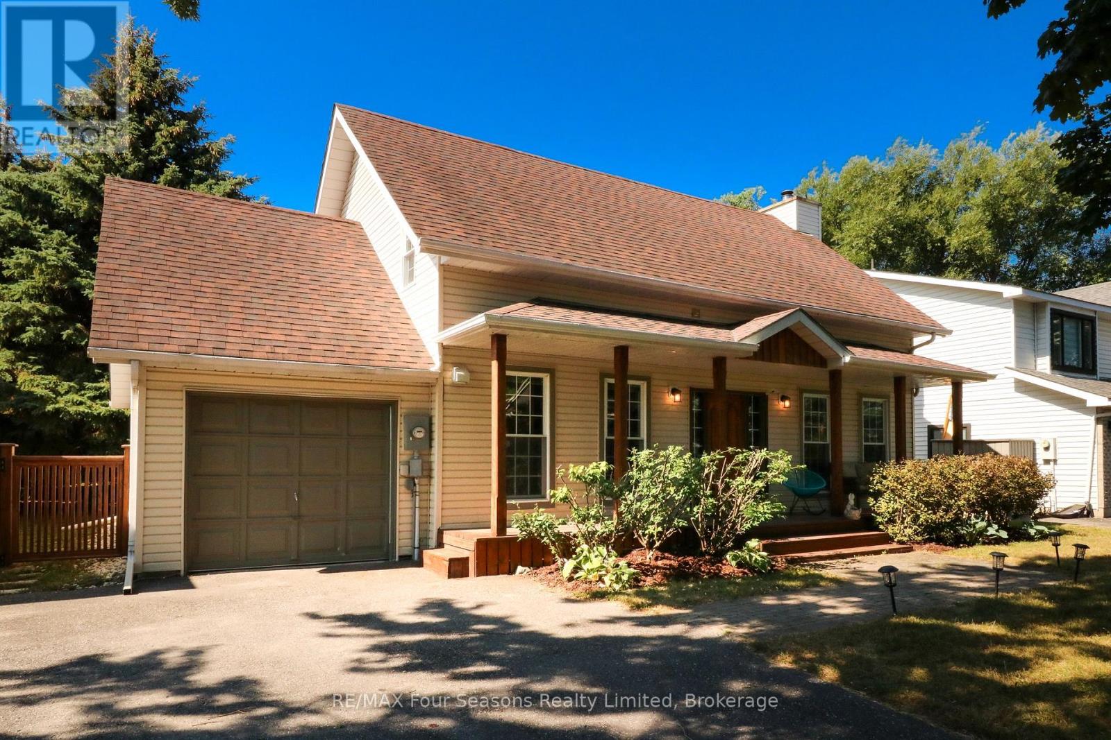 Photo 2 of 173 Brooker Boulevard, Blue Mountains ON