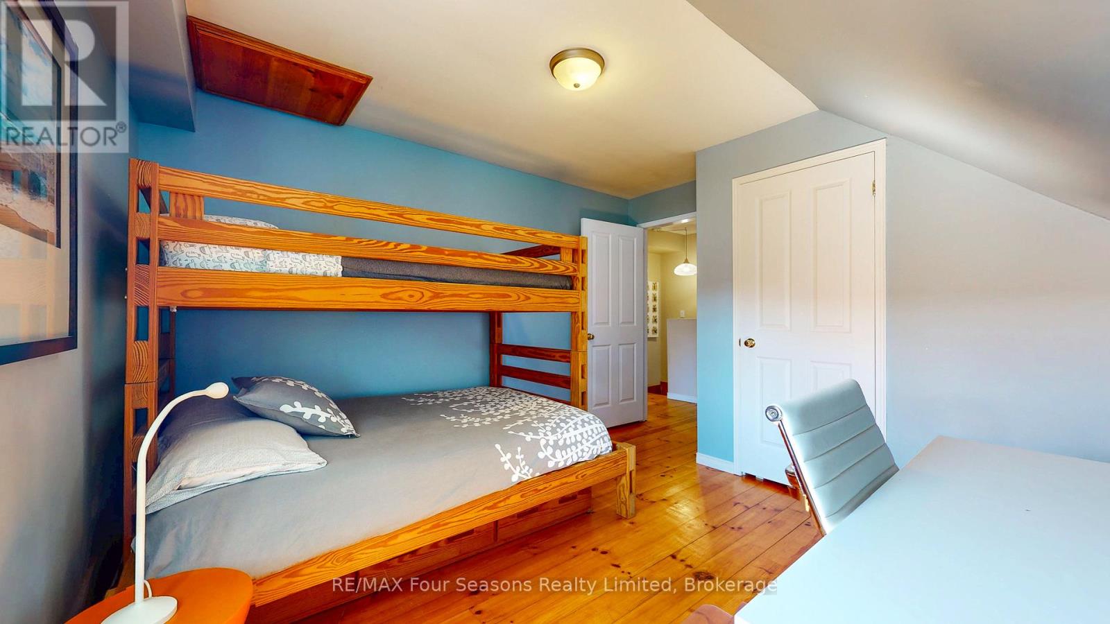Photo 23 of 173 Brooker Boulevard, Blue Mountains ON