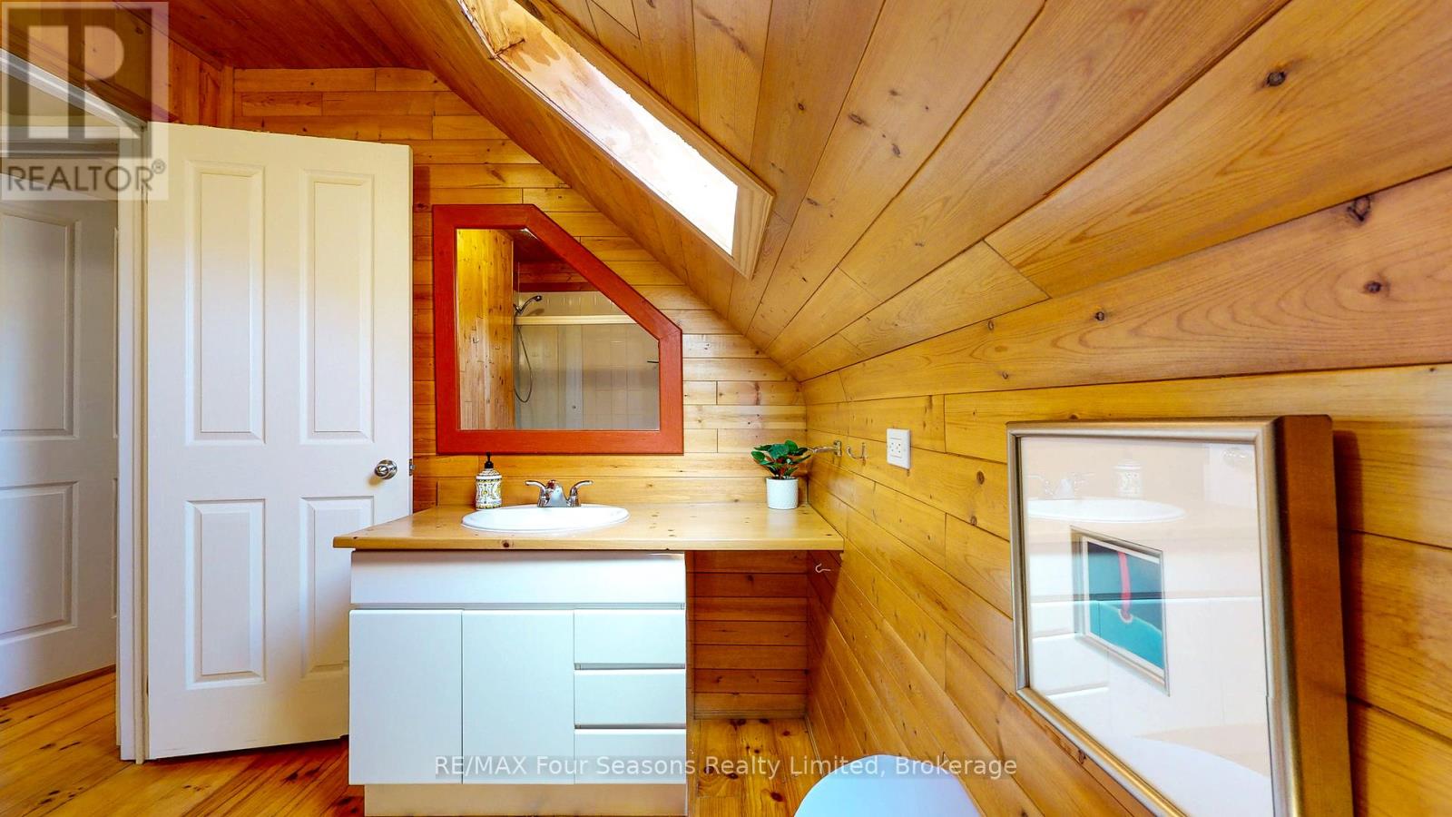 Photo 25 of 173 Brooker Boulevard, Blue Mountains ON