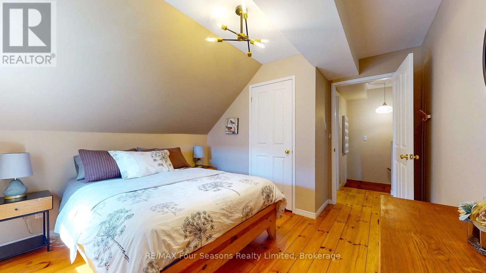 Photo 27 of 173 Brooker Boulevard, Blue Mountains ON