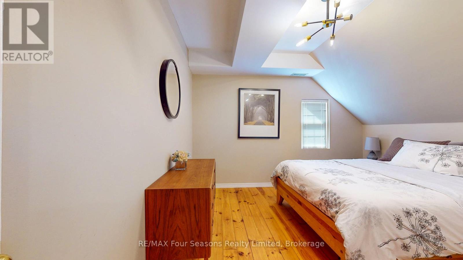 Photo 28 of 173 Brooker Boulevard, Blue Mountains ON