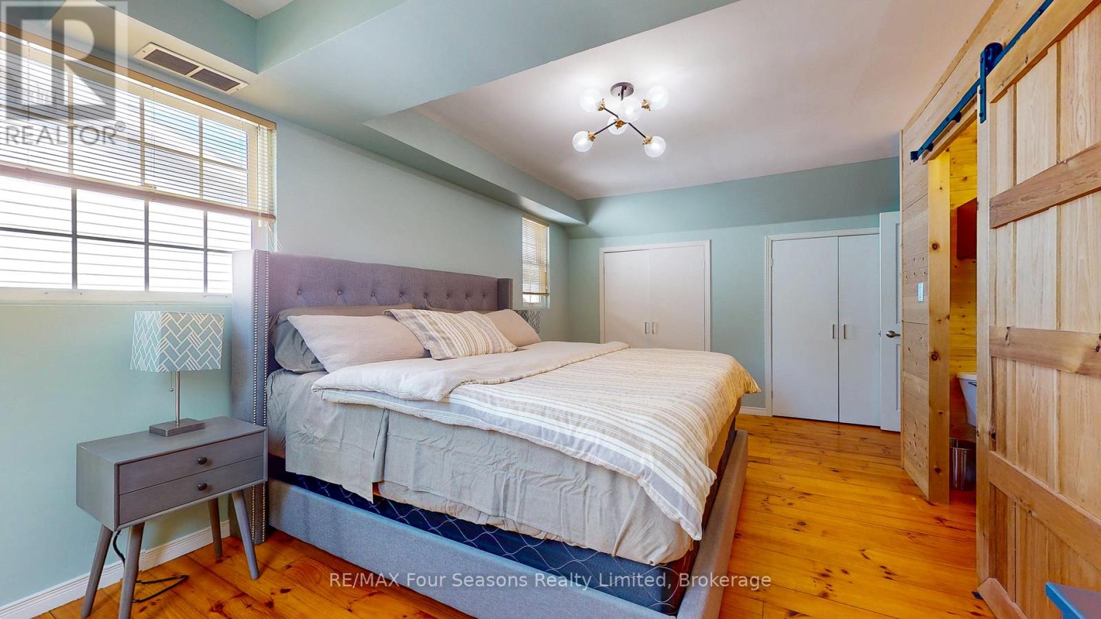 Photo 32 of 173 Brooker Boulevard, Blue Mountains ON