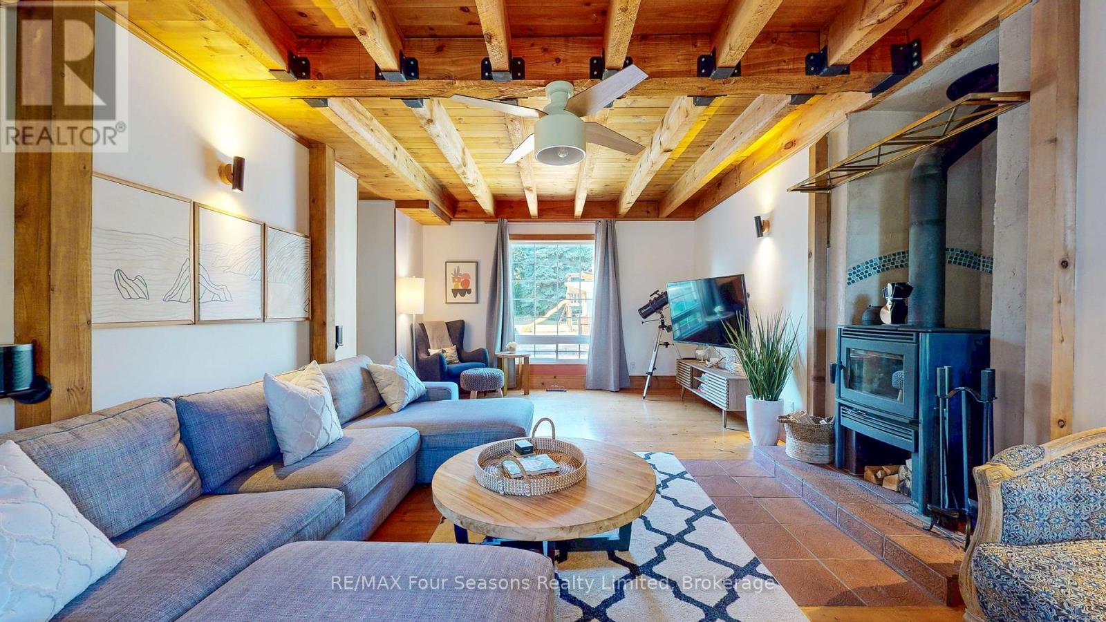 Photo 7 of 173 Brooker Boulevard, Blue Mountains ON