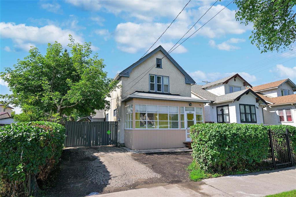 Photo 2 of 286 Aberdeen Avenue, Winnipeg MB