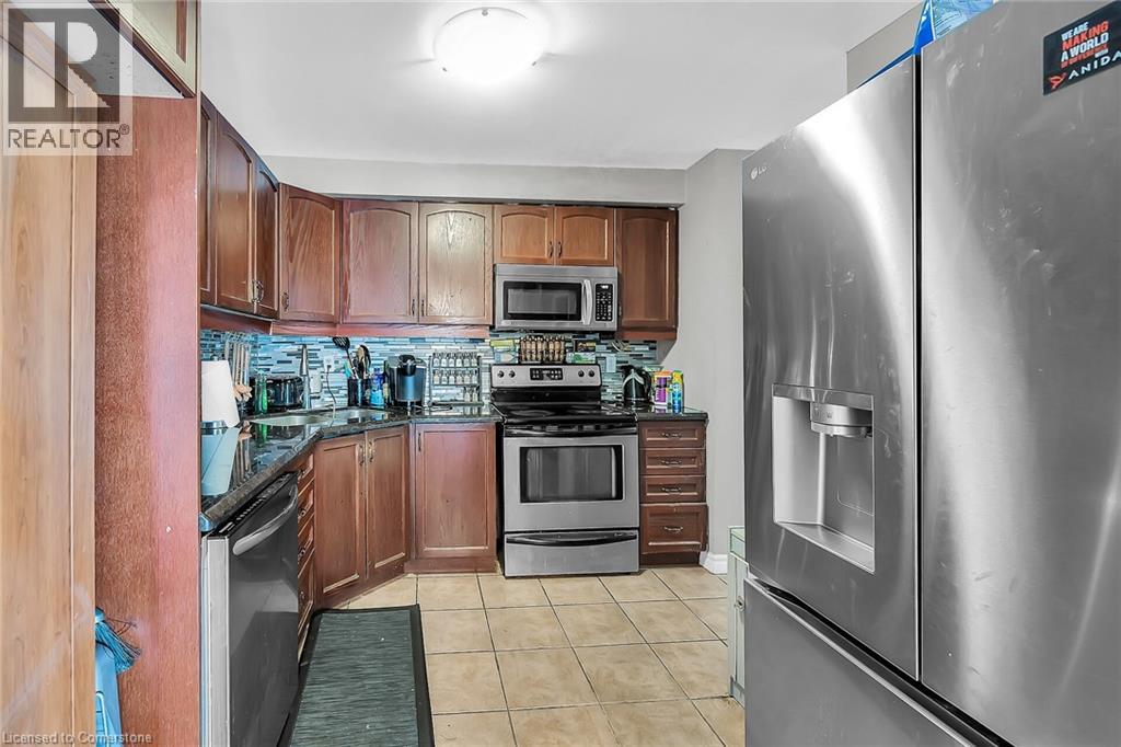 Photo 10 of 25 Redbury Street Unit 18, Hamilton ON