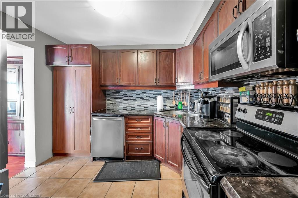 Photo 11 of 25 Redbury Street Unit 18, Hamilton ON