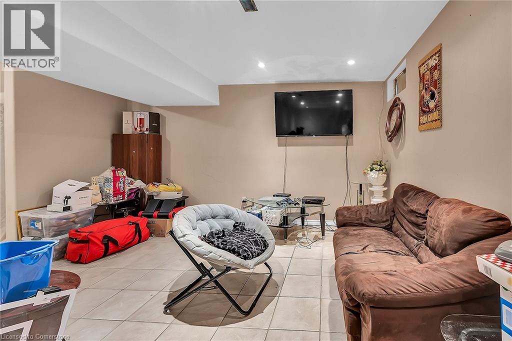 Photo 19 of 25 Redbury Street Unit 18, Hamilton ON