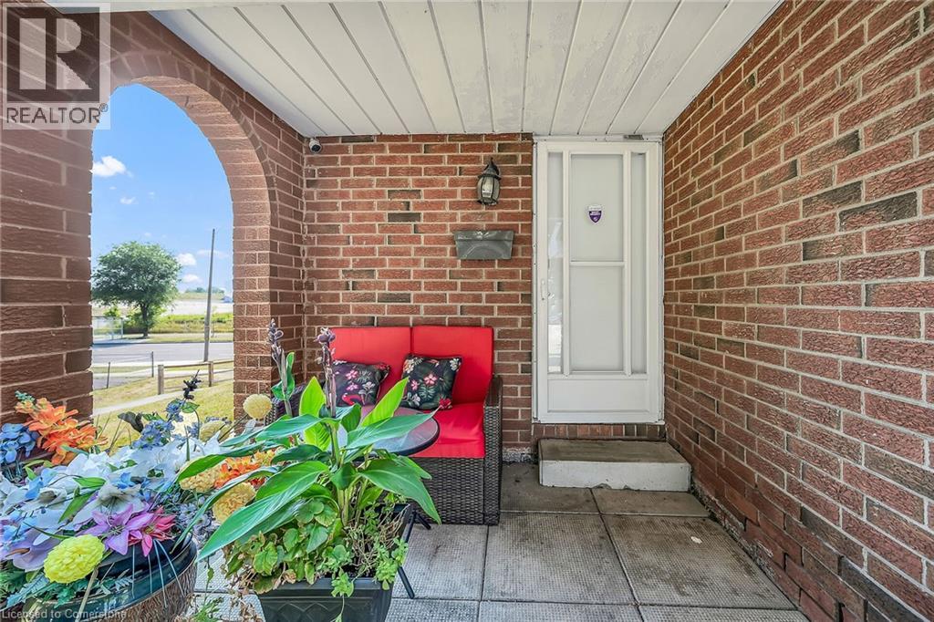Photo 3 of 25 Redbury Street Unit 18, Hamilton ON