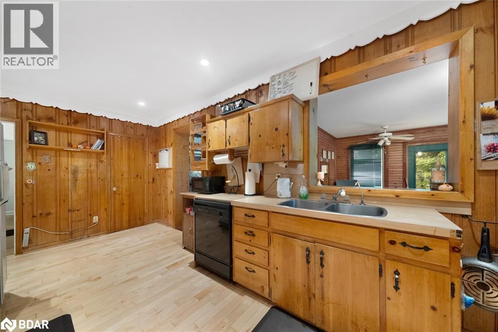 Photo 10 of 105 Rockport Crescent, Richmond Hill ON