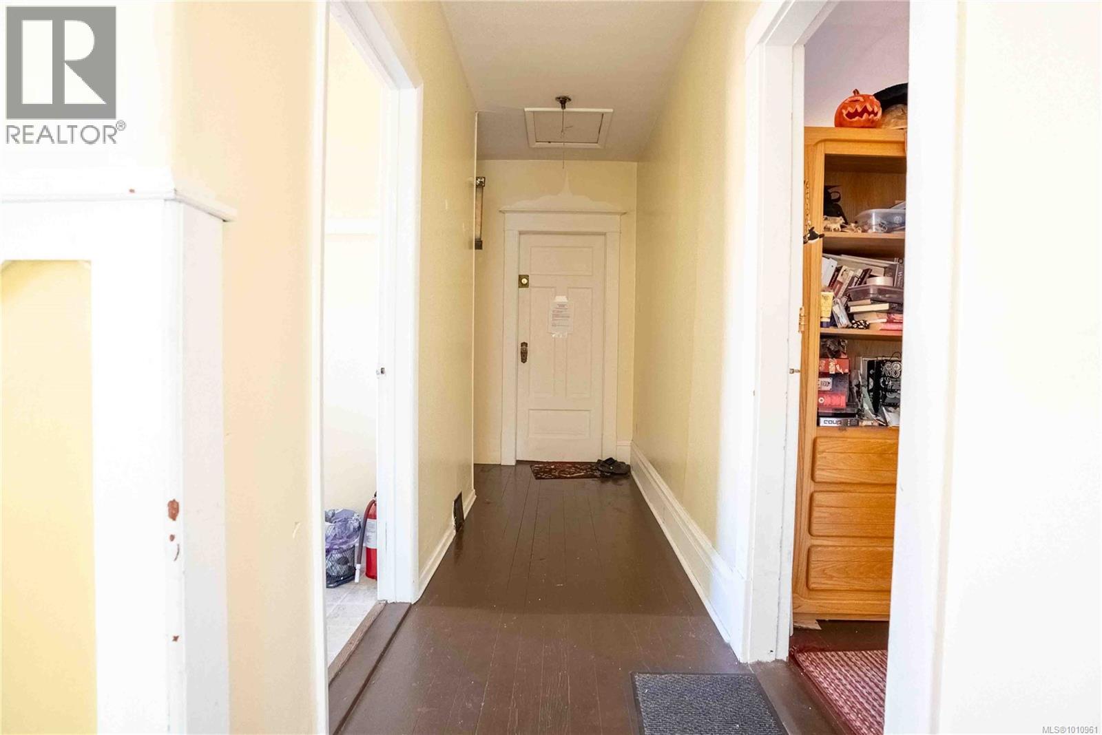  2329 Dowler Place, Victoria