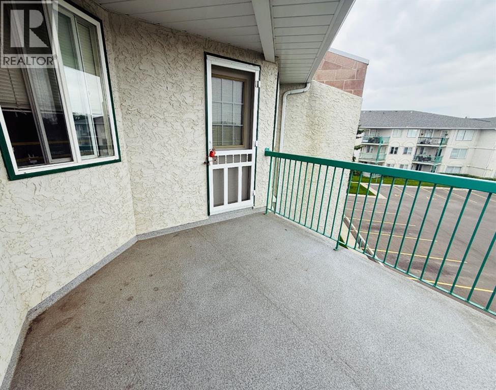 Photo 18 of 312 620 Columbia Boulevard W, Lethbridge AB