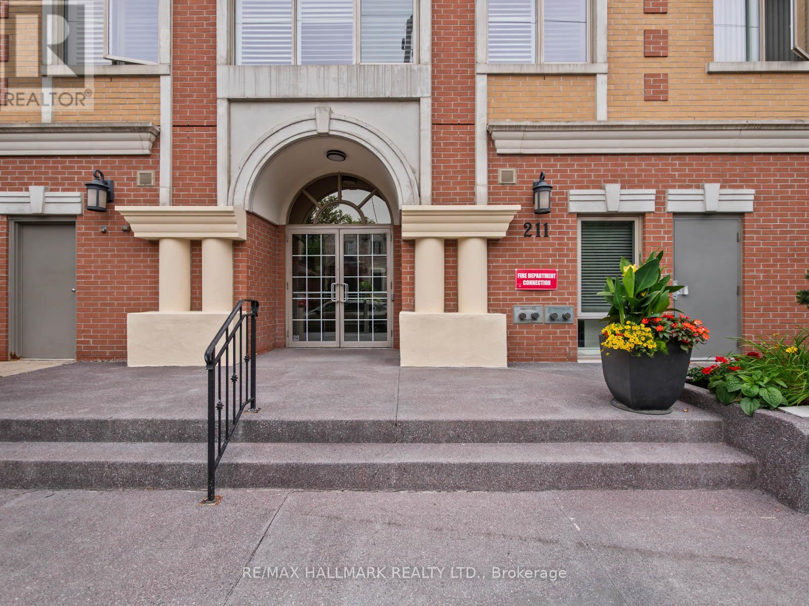 Photo 1 of 413 211 Randolph Road, Toronto ON