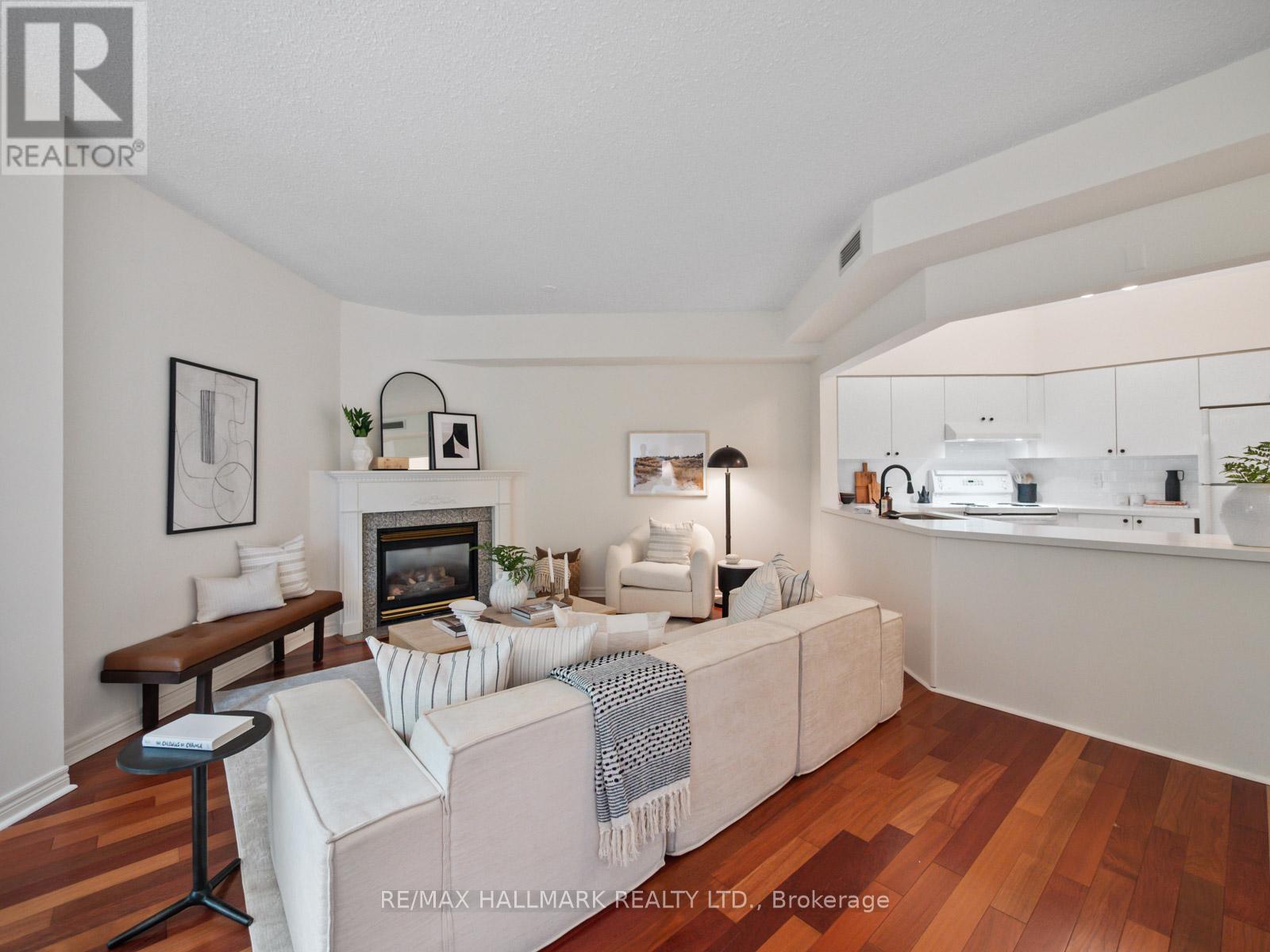 Photo 14 of 413 211 Randolph Road, Toronto ON
