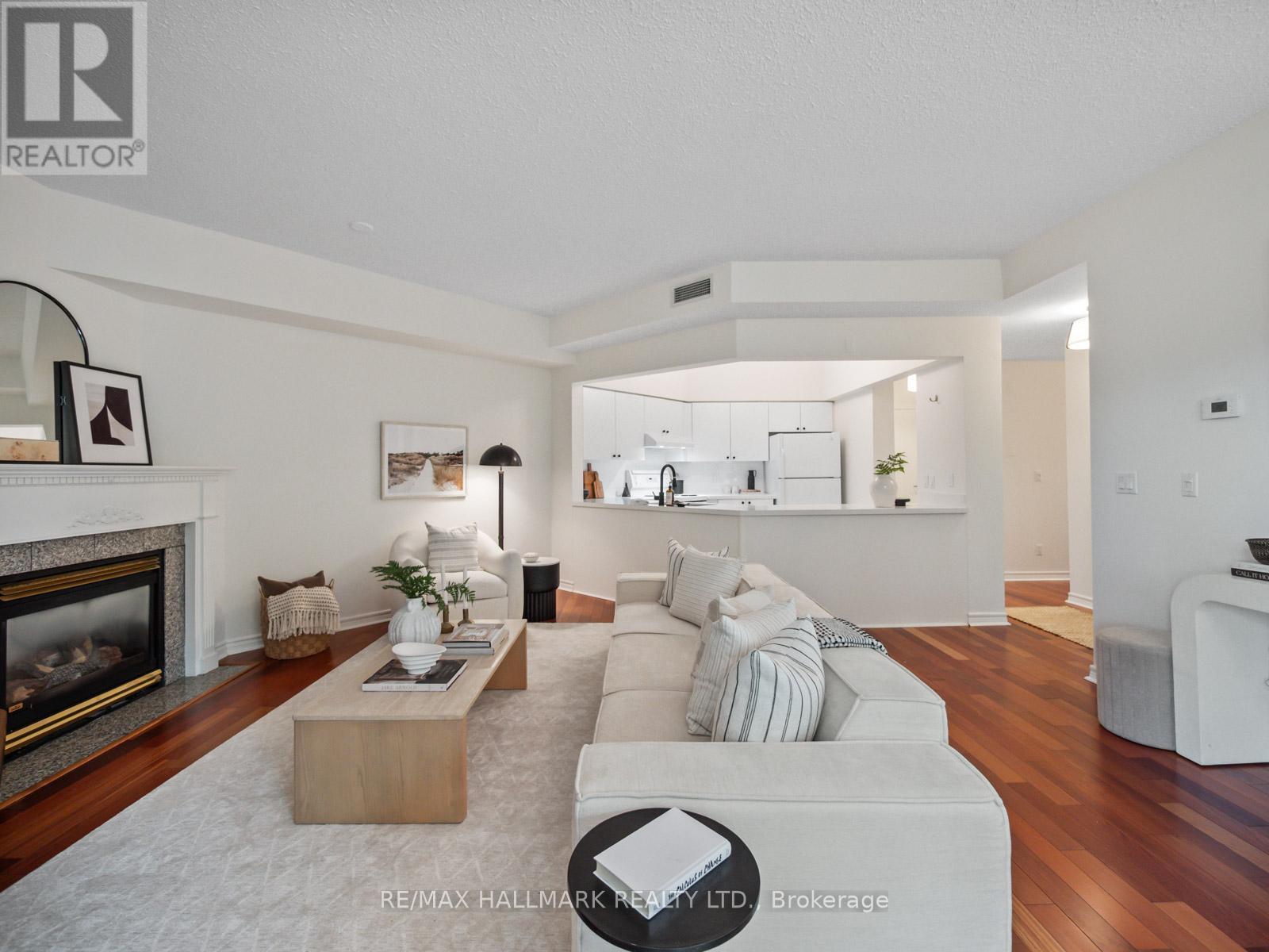 Photo 15 of 413 211 Randolph Road, Toronto ON