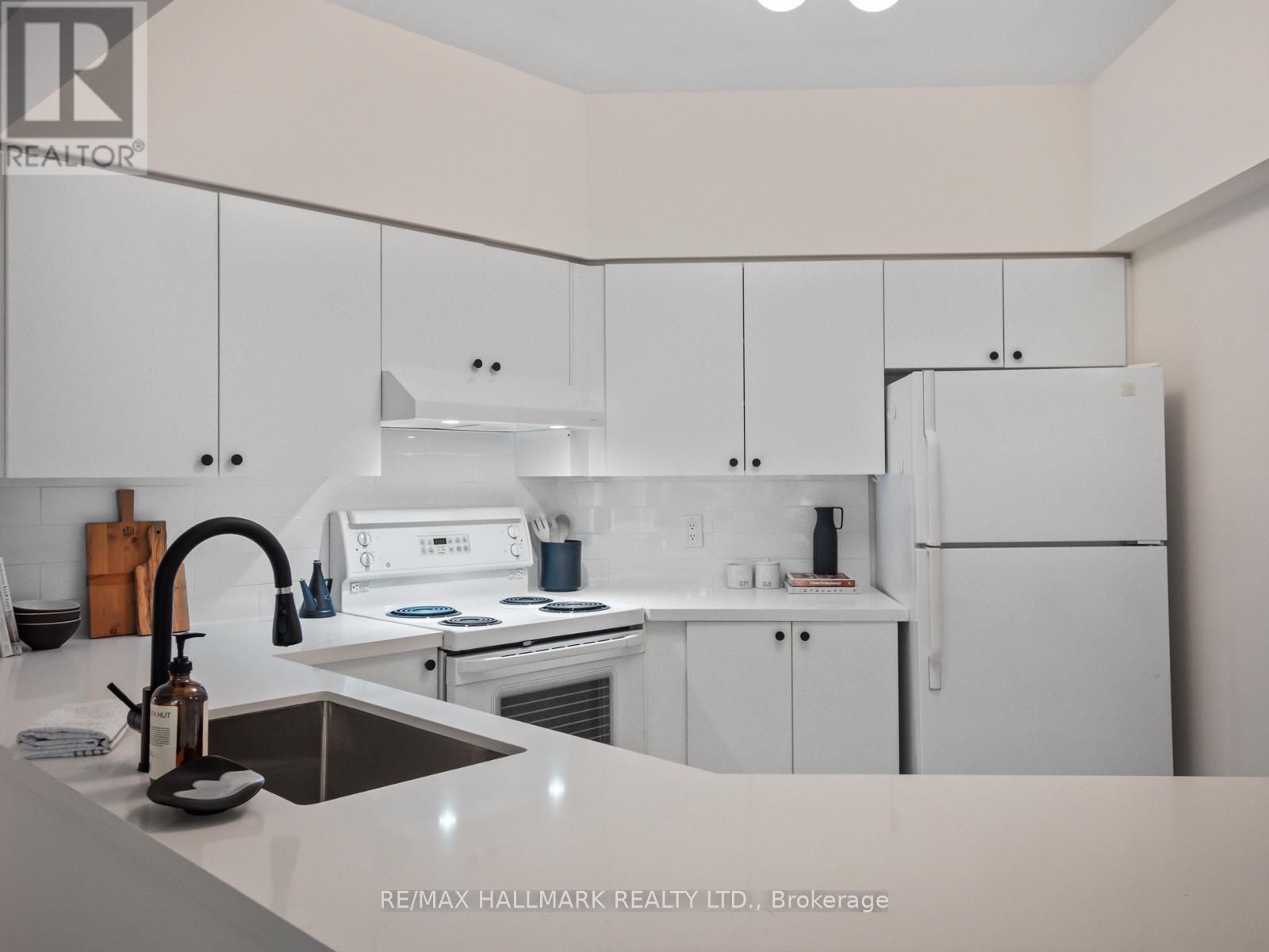 Photo 7 of 413 211 Randolph Road, Toronto ON