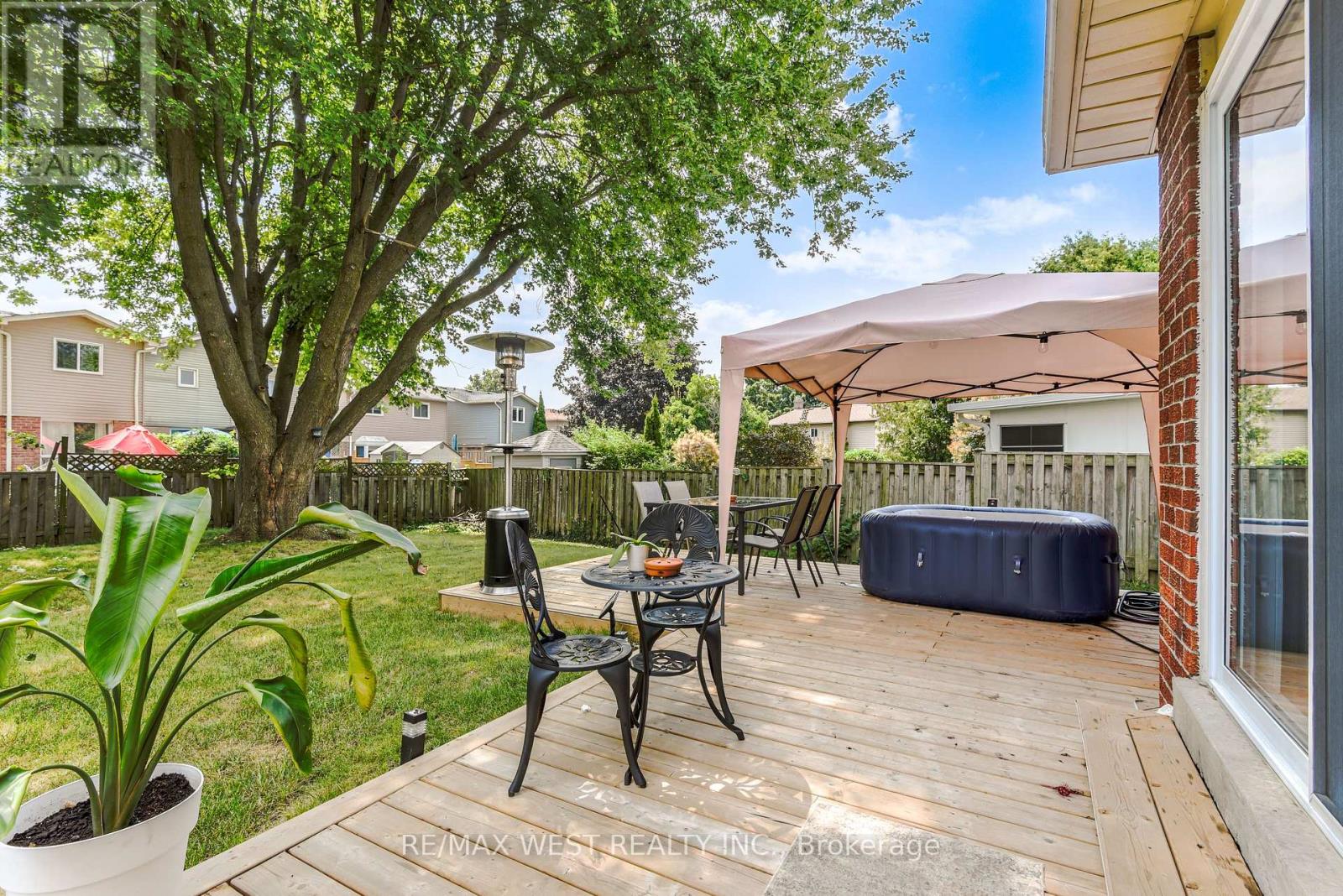 Photo 6 of 703 Mountjoy Court, Oshawa ON